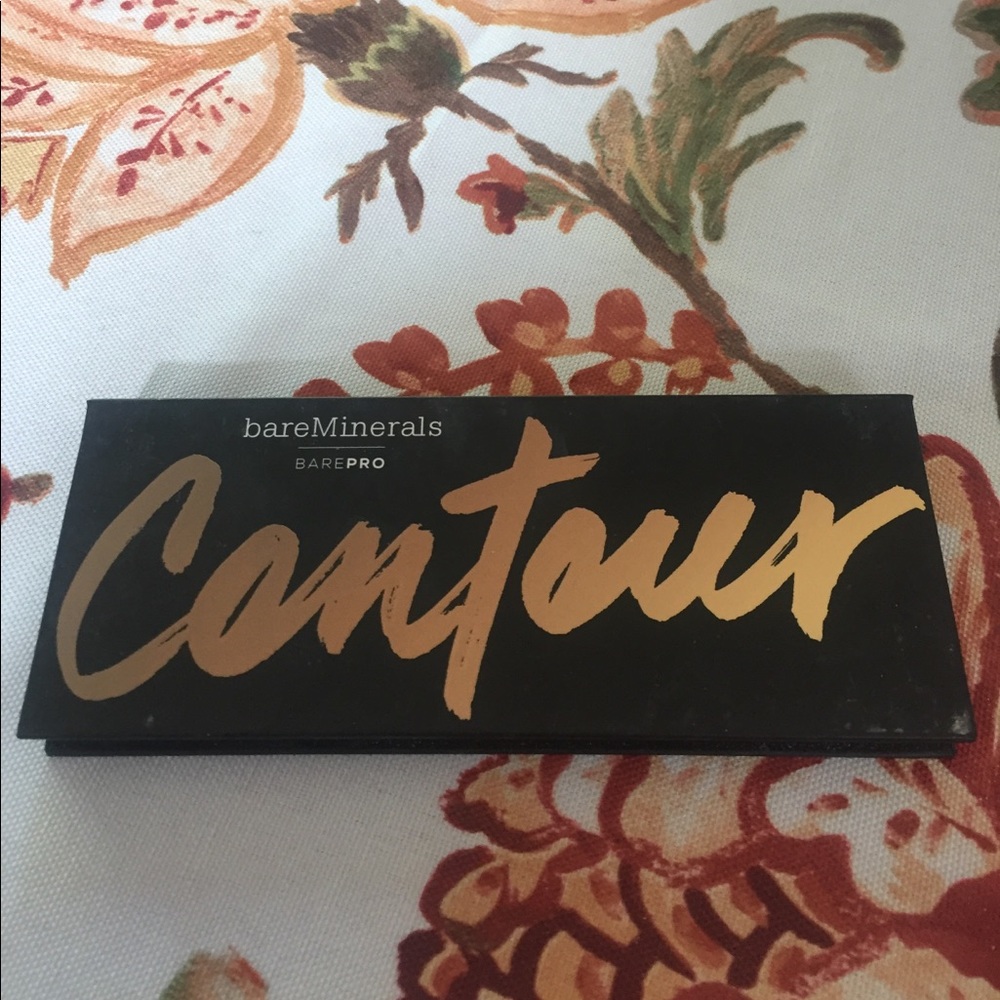 Bare minerals contouring pallet! Light to medium